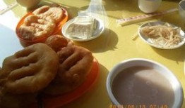 赤峰锦山吃瓜,清凉一夏，尽享瓜果飘香