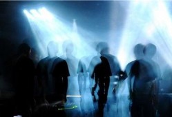 酒吧直播现场吃瓜,吃瓜群众围观直播盛宴