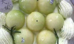 网纹瓜怎么吃蛋糕