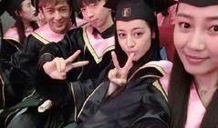 长毕业照吃瓜,从长毕业照看那些年的瓜田趣事