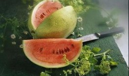 吃瓜多了排尿,吃瓜过多引发排尿现象的揭秘与应对策略