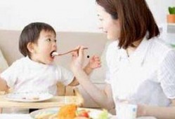 宝宝吃瓜卡喉咙