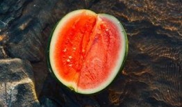 兰香吃瓜,探寻传统美食的魅力