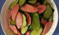 吃瓜吃火腿肠,美味共享