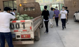 即墨最新吃瓜新闻,最新网红美食摊位食品安全问题引发热议