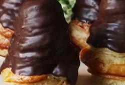 楼上吃瓜凑热闹,热闹非凡，揭秘邻里间的趣味生活